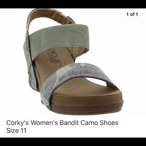 EUC Corky’s Camouflauge Platform Wedge 11